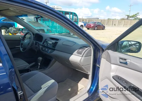 2005 Toyota Camry Le из США, поврежденный, VIN 4T1BE32K75U076403